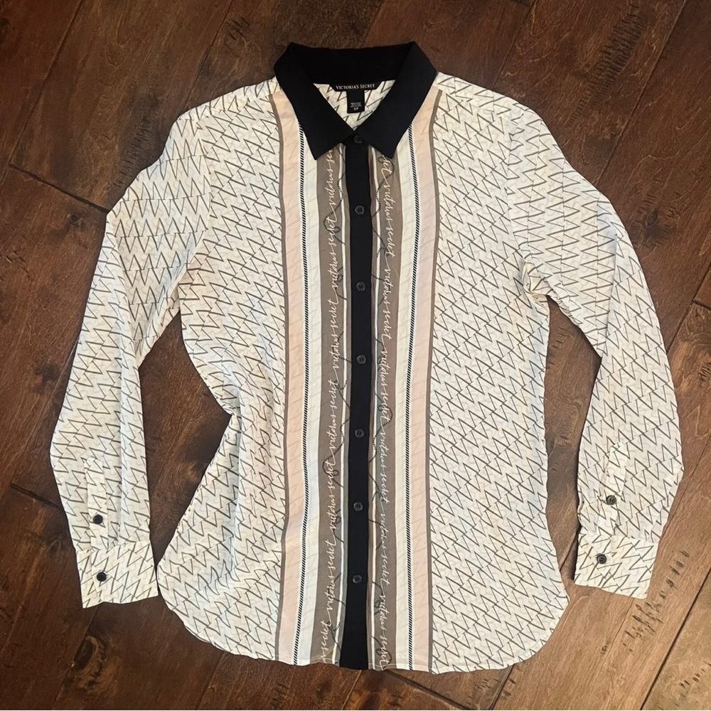 VICTORIA’S SECRET • Blush Pink Logo Print Long Sleeve Button down Top Blouse • S